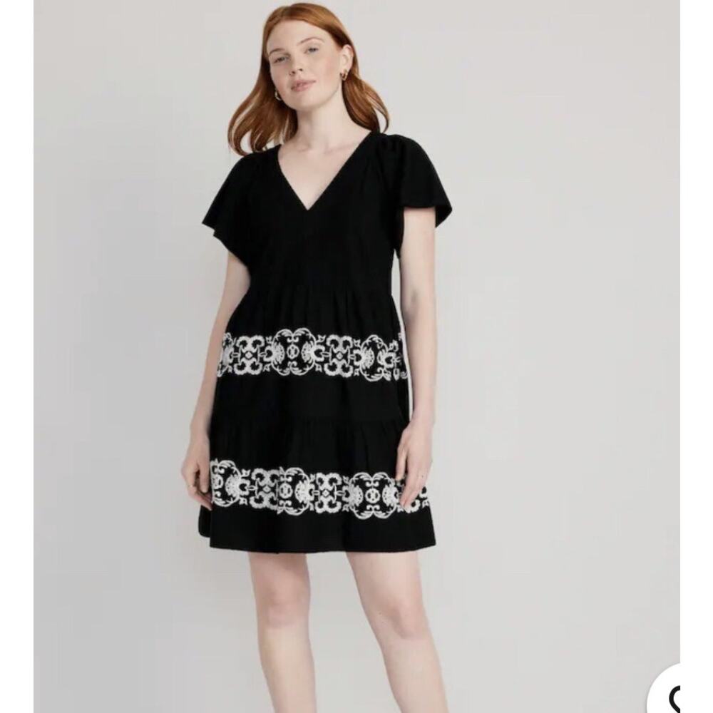 Old Navy Embroidered Flutter-Sleeve Dress XL Black and White Tiered EUC